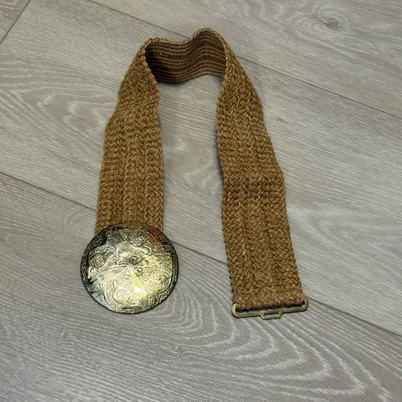 Vintage Woven Tan Belt with Ornate Gold Buckle - Picture 3 of 4